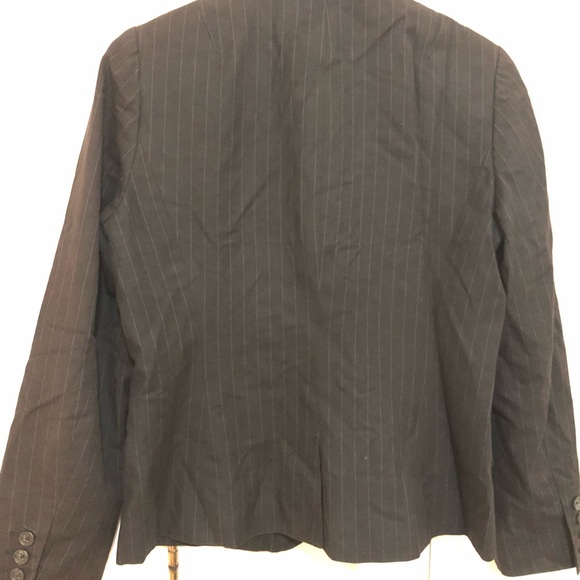 Women Suit - Picture 3 of 3